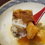 馳走 啐啄一十  - ①渡り蟹(山口県宇部産、雌)の身&内子の飯蒸し、極薄自家製バチコ(広島県江田島産)、真昆布&鰹節の出汁餡
      蟹身の薄い甘み、内子(卵)の旨み、極薄バチコのほろ苦で深みのある旨み！
      日本酒天国です♪