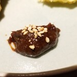 馳走 啐啄一十  - ④蕗の薹味噌(秋田県産)
      私は初めて頂きました。
      春らしい苦味と香りが楽しめる蕗の薹味噌は、少し甘味を加えた素朴な味わいです。