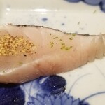 馳走 啐啄一十  - ⑭鰆(長崎県産、7日熟成)
      産卵期は春～初夏、旬は秋～冬。
      もう旬の終わりですが、魚体が良いので
      脂のりが良く、熟成によりより旨み&甘みが深い。