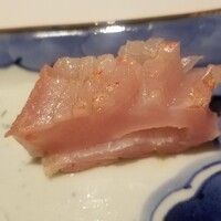 馳走 啐啄一十  - ⑬金目鯛(静岡県駿河湾産、サスエ前田魚店、7日熟成)
                    産卵期は夏、旬は秋～晩冬
                    金目鯛は旬の終わり、脂のりは落ち着いてきました
                    上品かつ円やかな旨み、儚く消えるスッキリとした後味