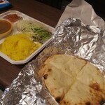 ウオマサラ - 持ち帰りランチセット750円＋200円チーズナンにUP