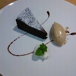 ガトーショコラ　キャラメルとアニスのアイスクリーム