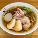 麺屋 しん蔵 - 田舎の醤油 800円 手揉み平ちぢれ麺にチェンジ 50円 味玉 100円