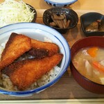 Wappameshi Ichiya - ブリかつ丼定食 1300円、小鉢、キャベツ、豚汁、お新香、カツ茶漬け用出汁付き