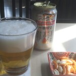 アジアンキャッツカフェ - おビールです。柿の種付。