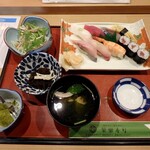 榮樂寿司 - 特選にぎり御膳　梅￥1,100（茶碗蒸しは後から）
