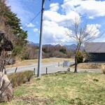 傍 - 開放的な店内？店外？(笑)