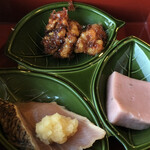 Kincharyou - 鰤炙り、かつお胡桃、 金時草（金沢野菜）と麩旨煮