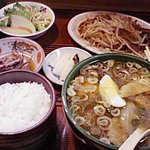 照ひろ食堂 - とある日の日替わり定食（肉モヤシ炒めとミニ広東麺）７００円