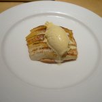 ル・ジャルダン - バナナのタルト　バニラアイス添え