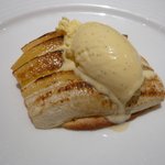 ル・ジャルダン - バナナのタルト　バニラアイス添え