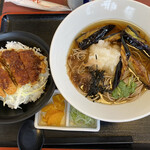 やじろべえ - 揚げナスとミニ味噌カツ丼