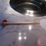 蔓牛 - 提供前　箸にも店名が