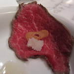 蔓牛 - ニンニクチップとおろしを乗せて。