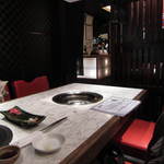 蔓牛 - 個室は広め　二人で使って何だか申し訳無いです。