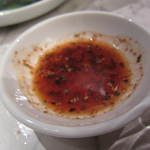 蔓牛 - ホルモンはお好みで辛い方のタレでもOK