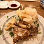 皿然 - つぶ貝ー。