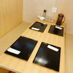 麺屋 貝原 - テーブル席✖️2