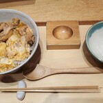 赤坂うまや うちのたまご直売所 - 親子丼　並