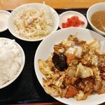 喜臨門 - 回鍋肉定食637円税別