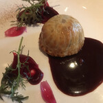 レストラン マノワ - Mene Verdure ９６８０円。日本鹿パイ包み焼き。お肉料理は、ローストやステーキより、こういう一手間あるものが好物です(^｡^)。とーっても美味しくいただきました（╹◡╹）（╹◡╹）