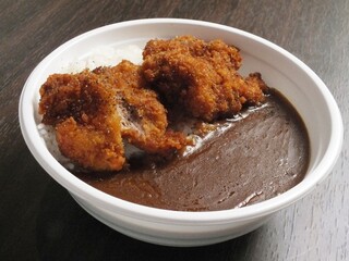 Shichirin Yakisakaba Tengu - カレー各種テイクアウト