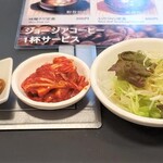 百済カルビ - キムチ、小鉢