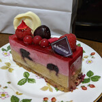 パティスリィ ドゥ・ボン・クーフゥ - 『アールグレイとフランボワーズのムース』　７５６円