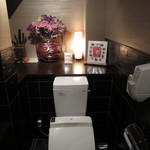 蔓牛 - 中はお香がたかれてました。