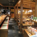 博多もつ鍋 やまや 池袋店 - 店内の様子。