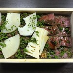 にくの匠 三芳 - 神戸牛ステーキとサーロインの時雨煮弁当