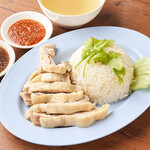 ブランド【大山鶏】で仕込んだ ☆☆贅沢カオマンガイ☆☆（ハイナンチキンライス）