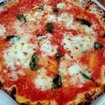 ピッツェリア ダ マッシモ - マルゲリータ　900円