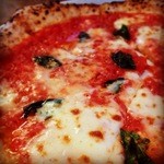 ピッツェリア ダ マッシモ - 赤白緑のイタリア国旗色