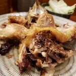 焼鳥風 - とりの首 食べやすくほぐします