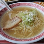 幸楽苑 - ラーメンの具はこれだけ(お値段相応・・)