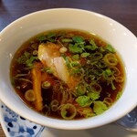 らぁ麺 紫陽花 - 醤油つけ麺  つけ汁