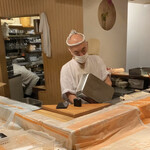 鳥しき - パワフルな池川大将