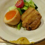 Washoku Nari - ③豚角煮･煮玉子･野菜(ウルイなど)