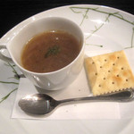 両歓 - チャームとして提供されたオニオンスープ