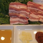 炭火焼肉　鶴 - 