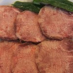 炭火焼肉　鶴 - 