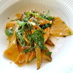 アロマフレスカ - マルタリアーティ 仔兎と新ごぼう 野生のルーコラのラグーソース