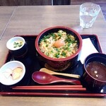 上大岡 肉寿司 - 親子丼の登場