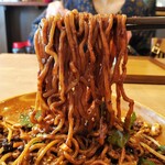 自然派中華 クイジン - 旨辛！四川汁なし担々麺　麺リフト