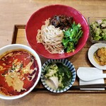 自然派中華 クイジン - 季節の麺セット　和牛すじ肉と菜の花の担々つけ麺 うすい豌豆ごはん付