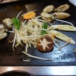 おしお - 鉄板焼き；牡蠣、お野菜たち