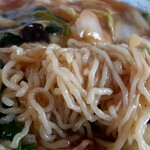 あじ彩 - 細縮れ麺…多少のおこげ有り