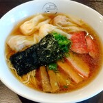 八雲 - 特製ワンタン麺ハーフ黒だし