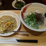 らーめん武蔵 - B半チャーハンセット（ラーメン＋半チャーハン）